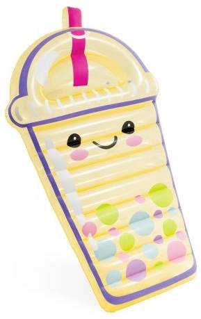 Pływający materac basenowy w kształcie kreskówkowego milkshake'a ze śmieszną buźką, różowym słomką i kolorowymi kropkami w groszki.