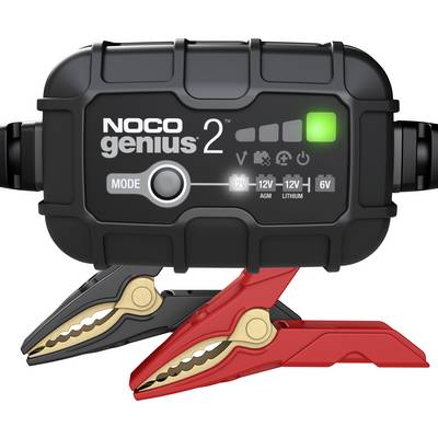 Ładowarka akumulatorów NOCO Genius 2 z dwoma zaciskami rozruchowymi, wyświetlającymi lampki stanu ładowania oraz możliwością wyboru trybów dla akumulatorów 6V i 12V.