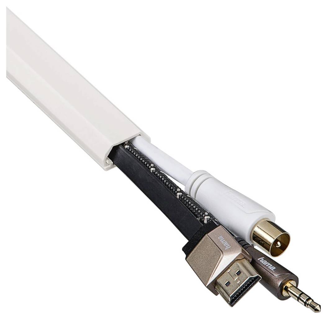 Zbliżenie organizer-a do kabli odsłaniające wtyczkę USB, złącze koaksjalne i gniazdo audio 3,5 mm.