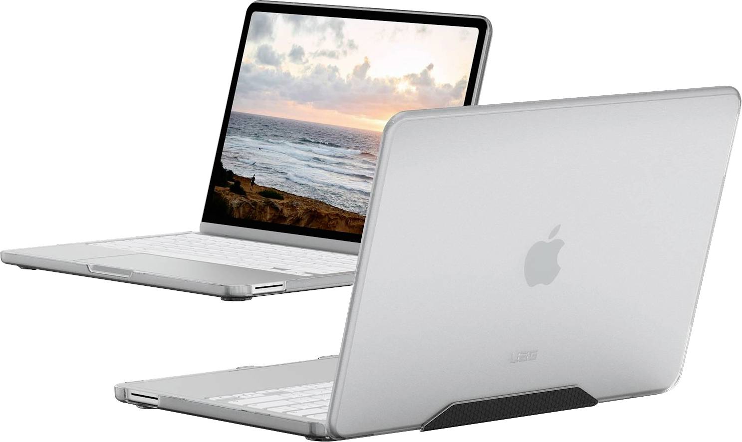 Dwa srebrne laptopy wyświetlane otwarte pod kątami, jeden wyświetlający zachód słońca na plaży na ekranie.