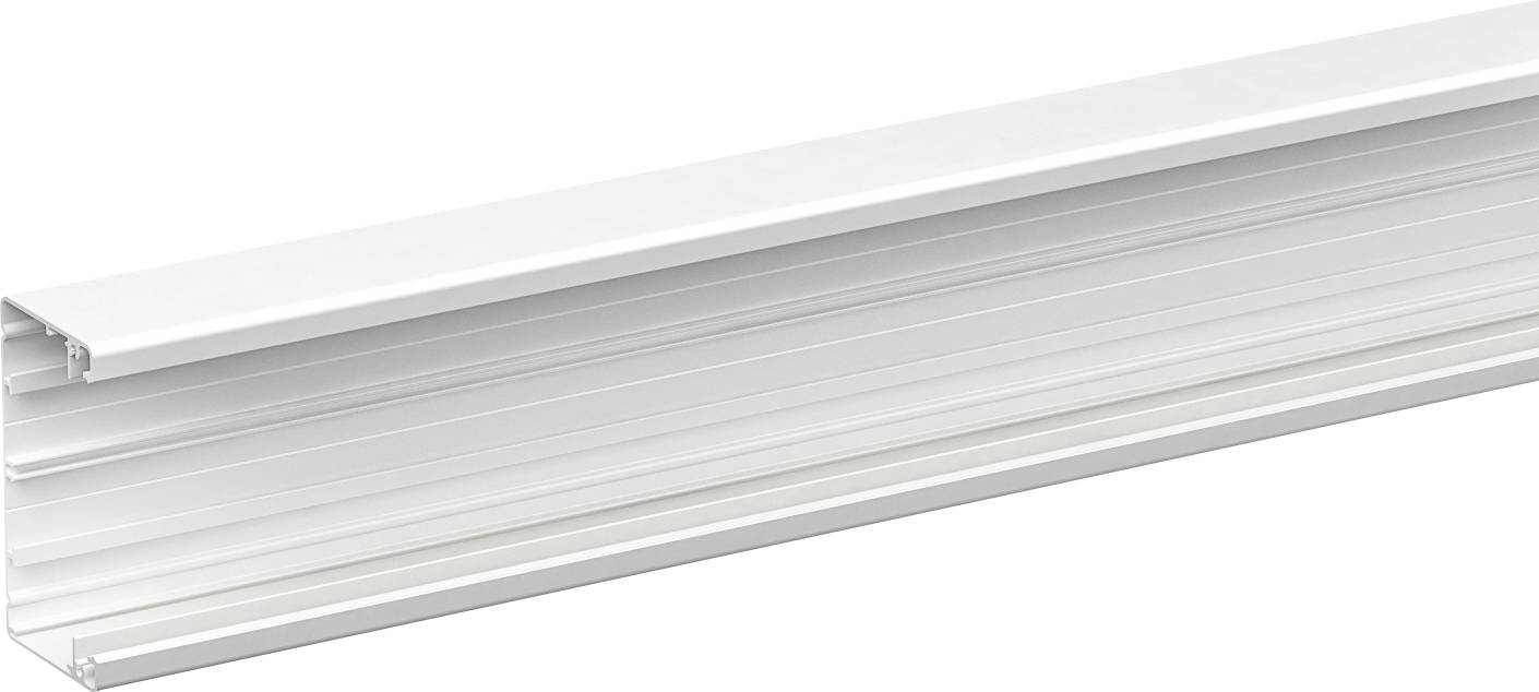 Biały profil ekstruzyjny z aluminium pokazany w perspektywie na zwykłym tle, z długim kanałem szczelinowym i żebrowanymi bokami.
