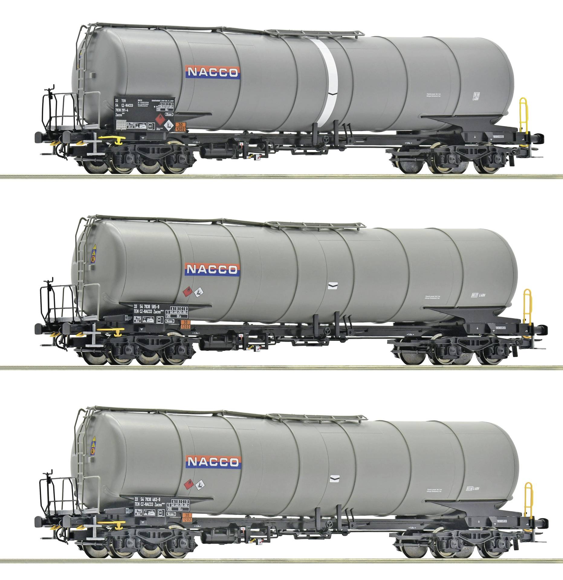 Набор грузовых вагонов Roco 6600197 DC с тремя 4-осными цистернами Zacns от NACCO.