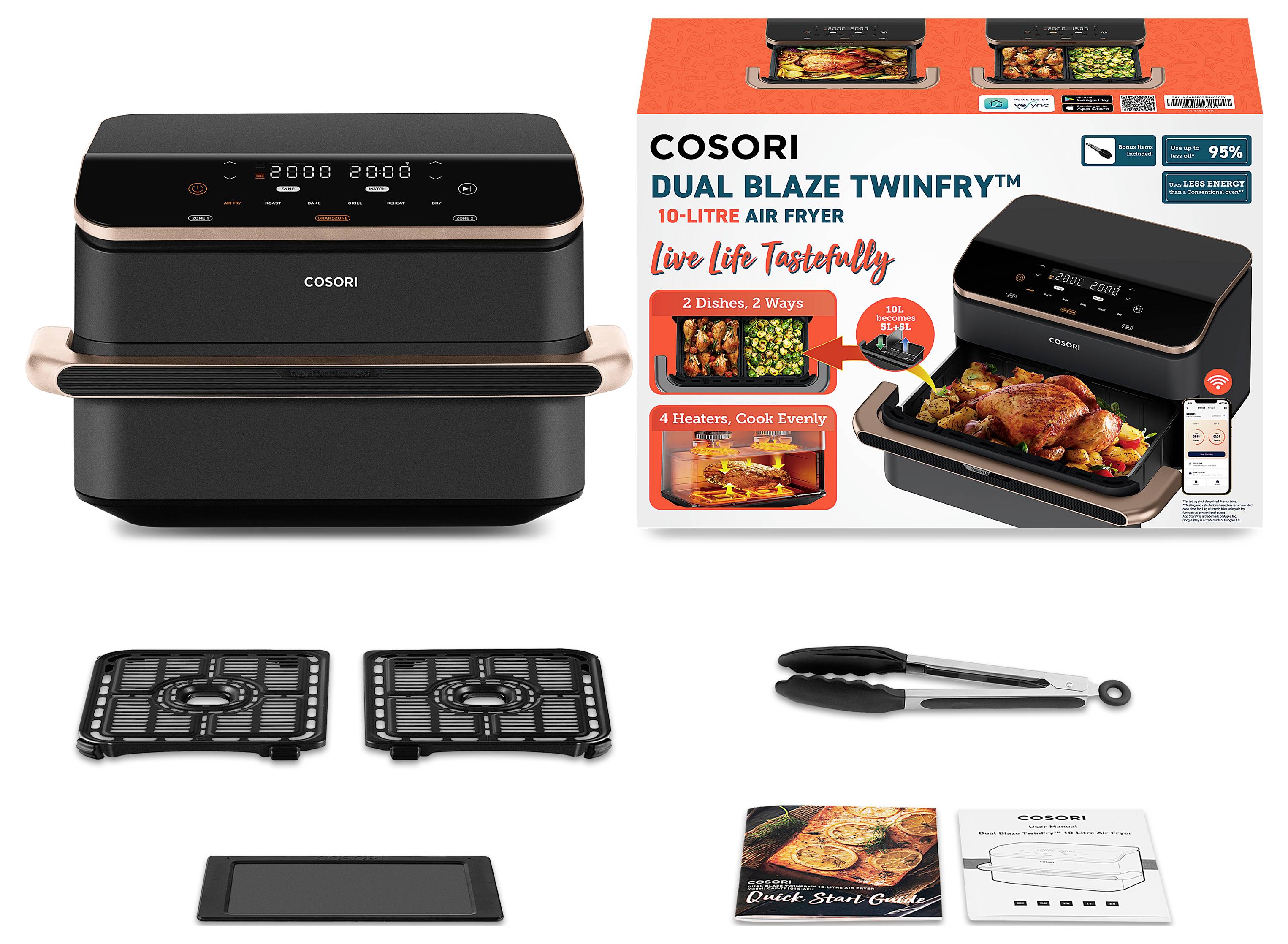 Cosori Dual Blaze TwinFry 10-litrowa frytownica powietrzna pokazana wraz z akcesoriami, w tym dwie krajanki, tacą, szczypcem, kartą przepisu i instrukcją obsługi.