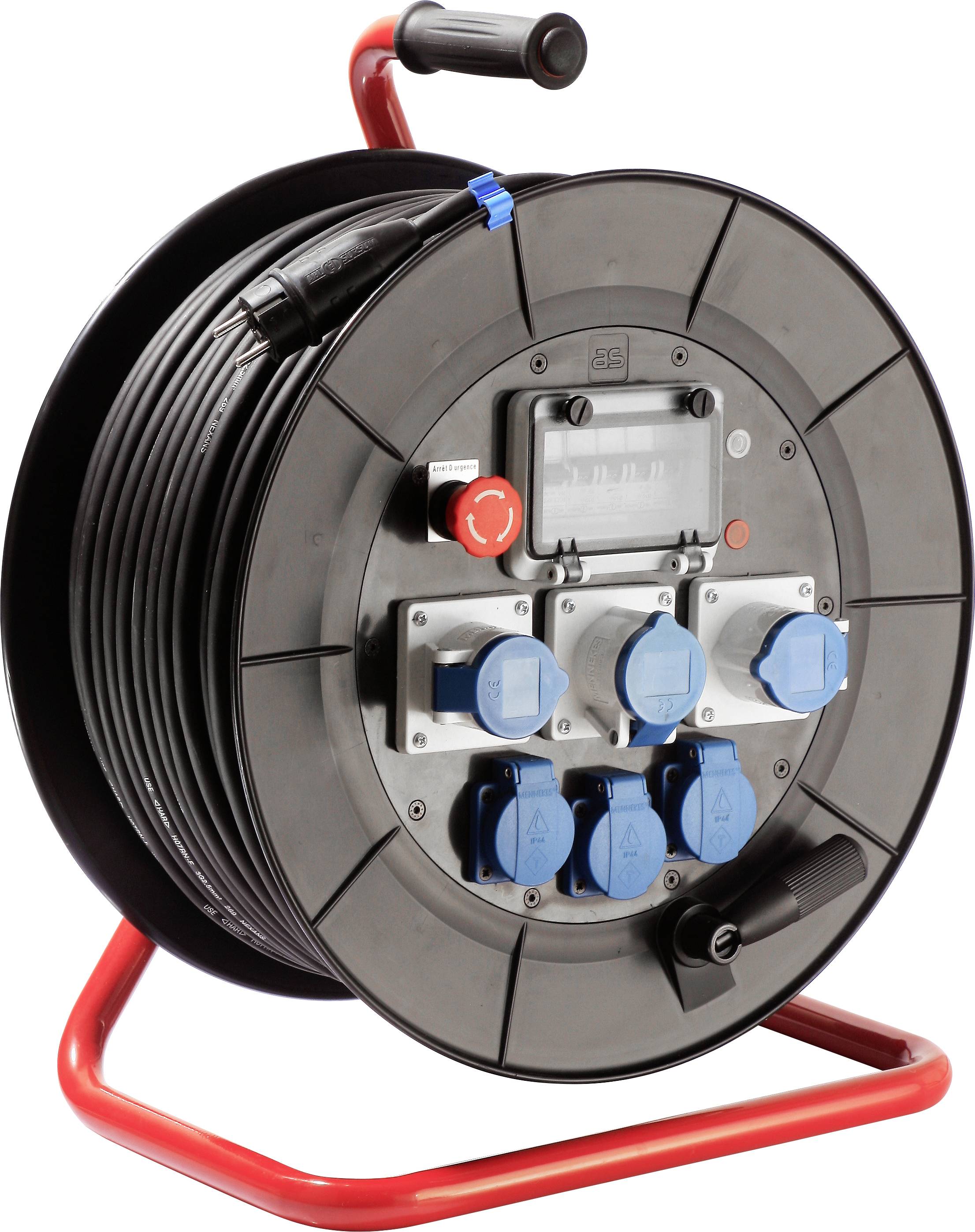 Przenośny kabel na bębnach z wieloma niebieskimi i czerwonymi gniazdasmi zasilającymi na czerwonym metalowym stojaku, używany do dystrybucji energii elektrycznej.