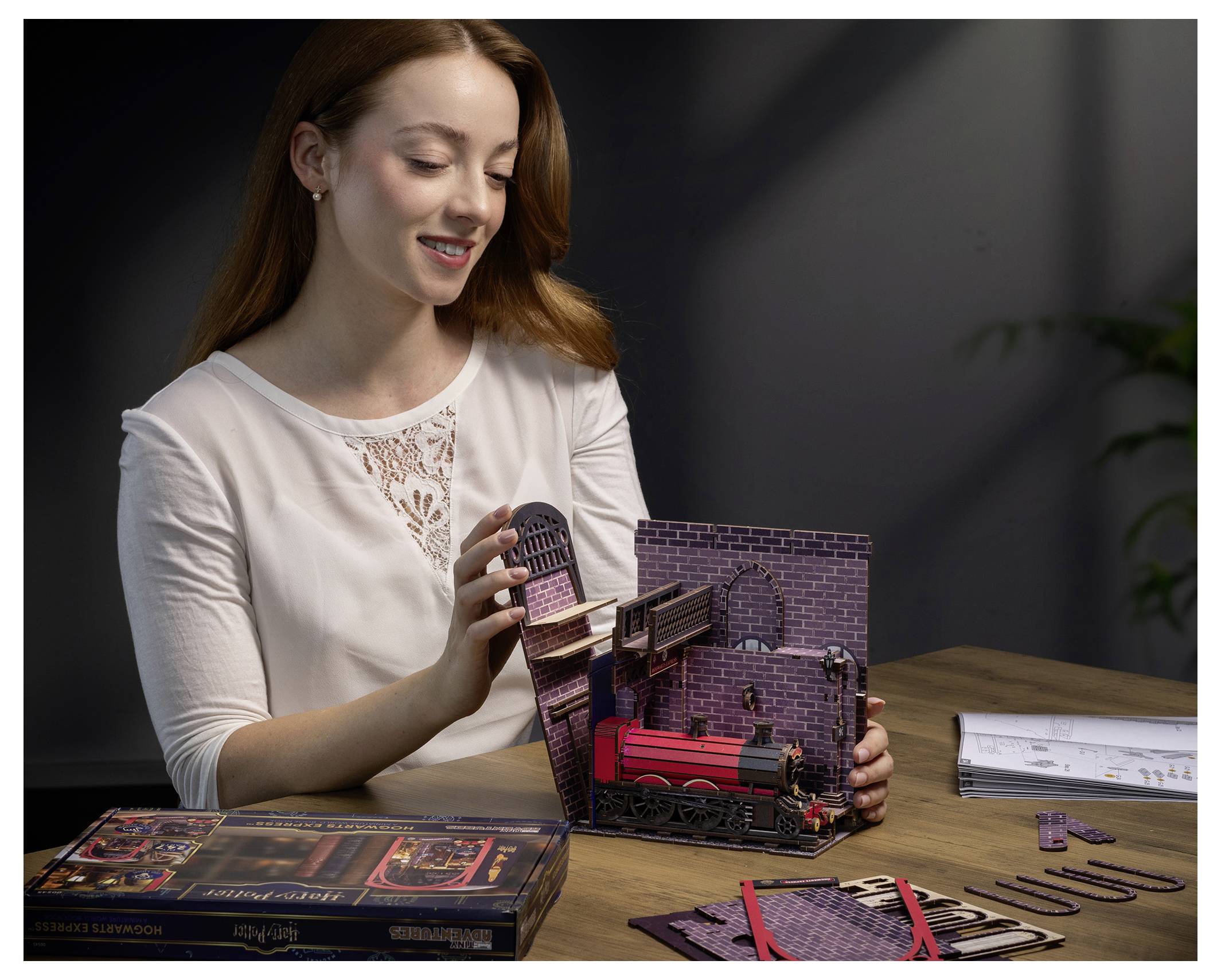 Revell drewno Kącik Książkowy-19