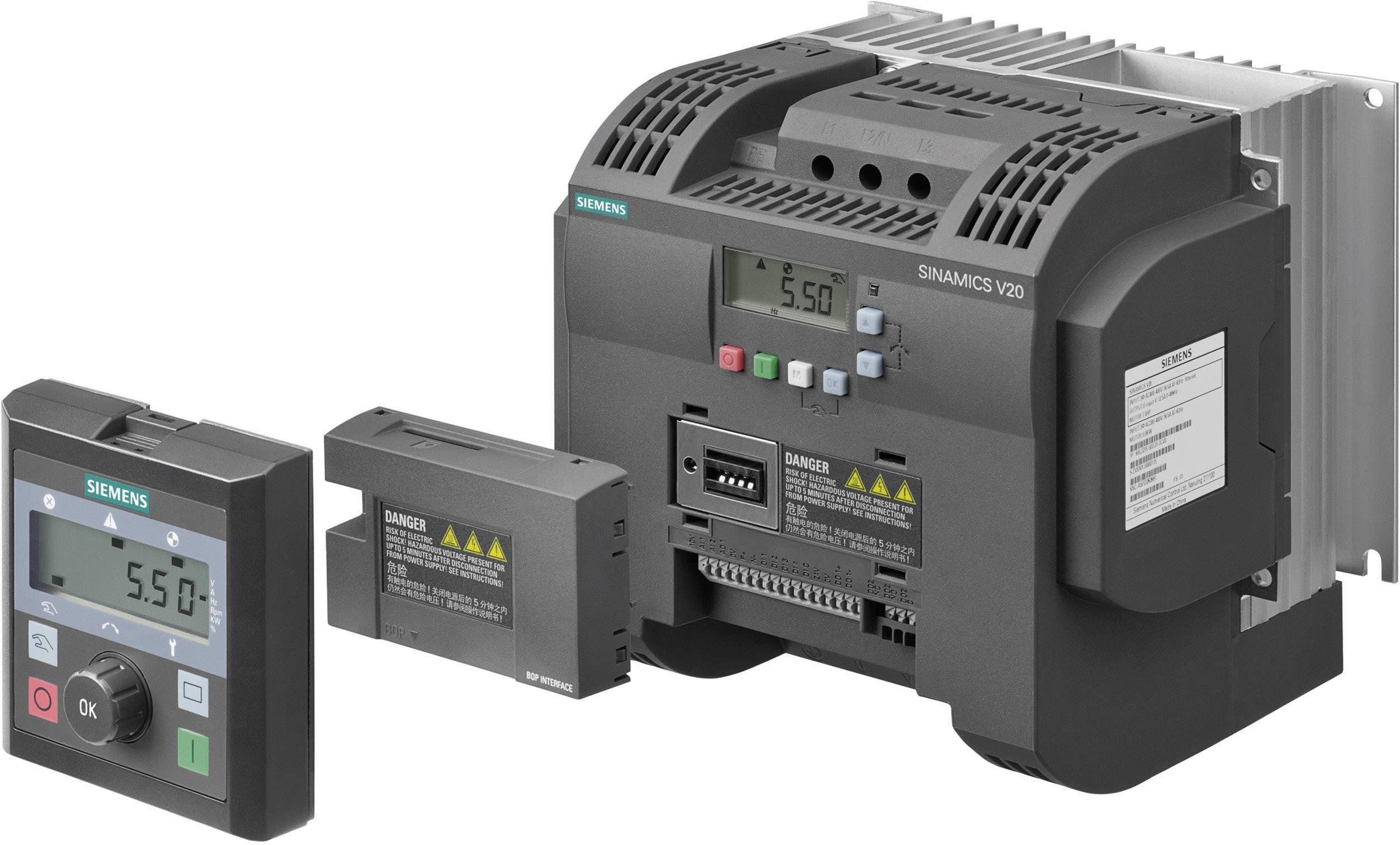 Przetwornica częstotliwości Siemens SINAMICS V20 z odłączanym panelem sterowania i różnymi złączami. Wyświetla '5.50' na wyświetlaczu.