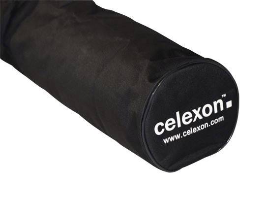 Czarna torba na ramię z białym nadrukiem 'celexon' oraz stroną internetową 'www.celexon.com' na przedniej stronie.
