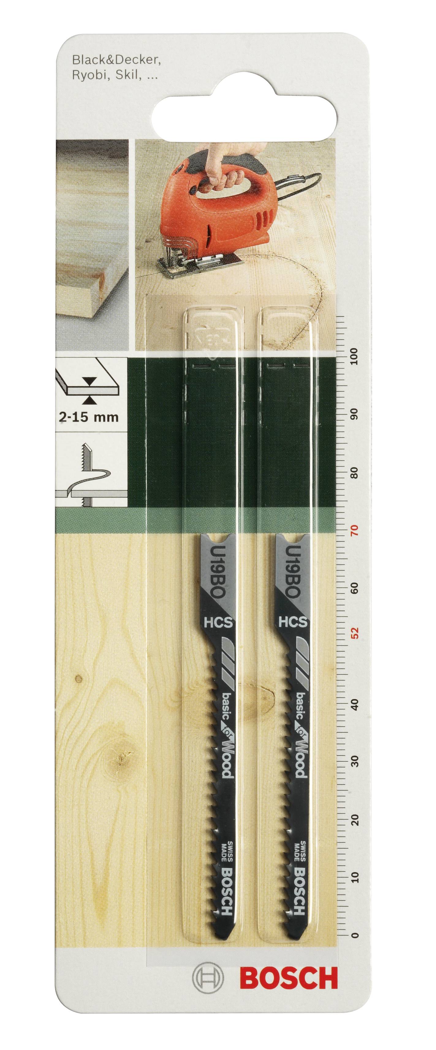 Brzeszczoty Bosch do wyrzynarek, 2-15 mm, kompatybilne z Black & Decker, Ryobi, Skil; Zdjęcie przedstawia czerwoną wyrzynarkę podczas pracy na drewnie.