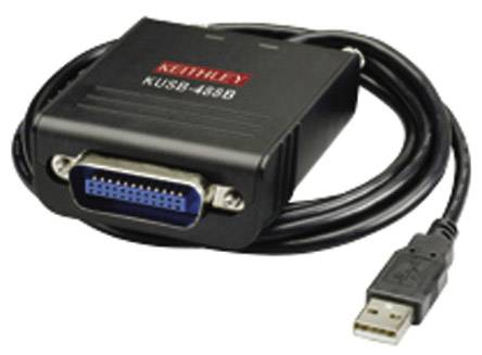 Czarny przewód adaptera USB z 25-pinowym złączem równoległym. Adapter jest opisany napisem 'KUSB-488'.