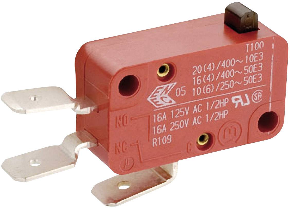 Czerwony mikrowyłącznik z metalowymi stykami. Nadruk przedstawia specyfikacje techniczne: '20(4)/400~', '16A 125V/250V AC', dodatkowe informacje.