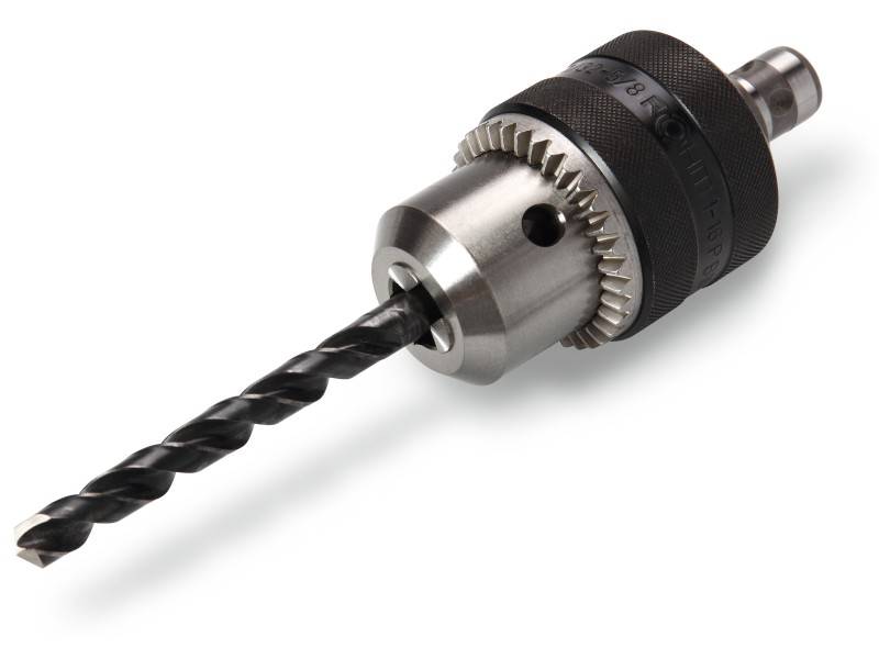 Czarny wiertarz z srebrnym uchwytem na białym tle.