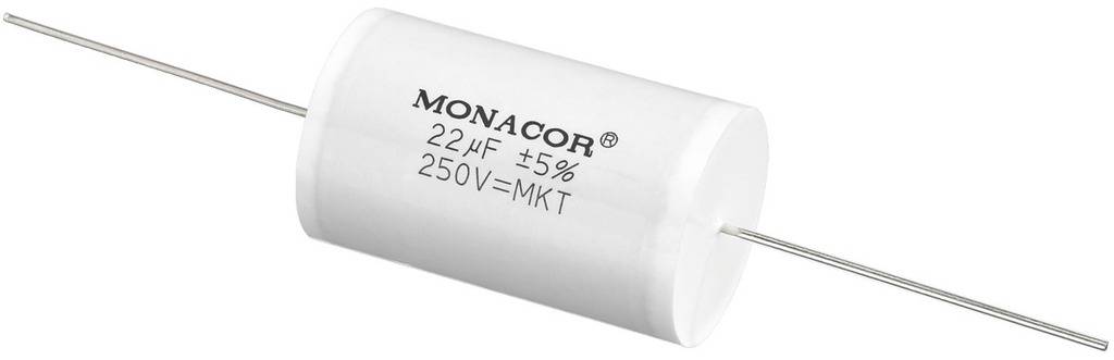 Biały kondensator cylindryczny z etykietą 'MONACOR 22µF ±5% 250V=MKT' z przewodzącymi stykami drutnymi na obu końcach.