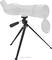 Czarny statyw na trzech nogach, przydatny do lornetek lub aparatów fotograficznych. Posiada uchwyt do regulacji wysokości.