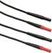 Cztery czarne kable zakończone jednym czerwonym i trzema czarnymi wtyczkami. Nadają się do połączeń elektrycznych.