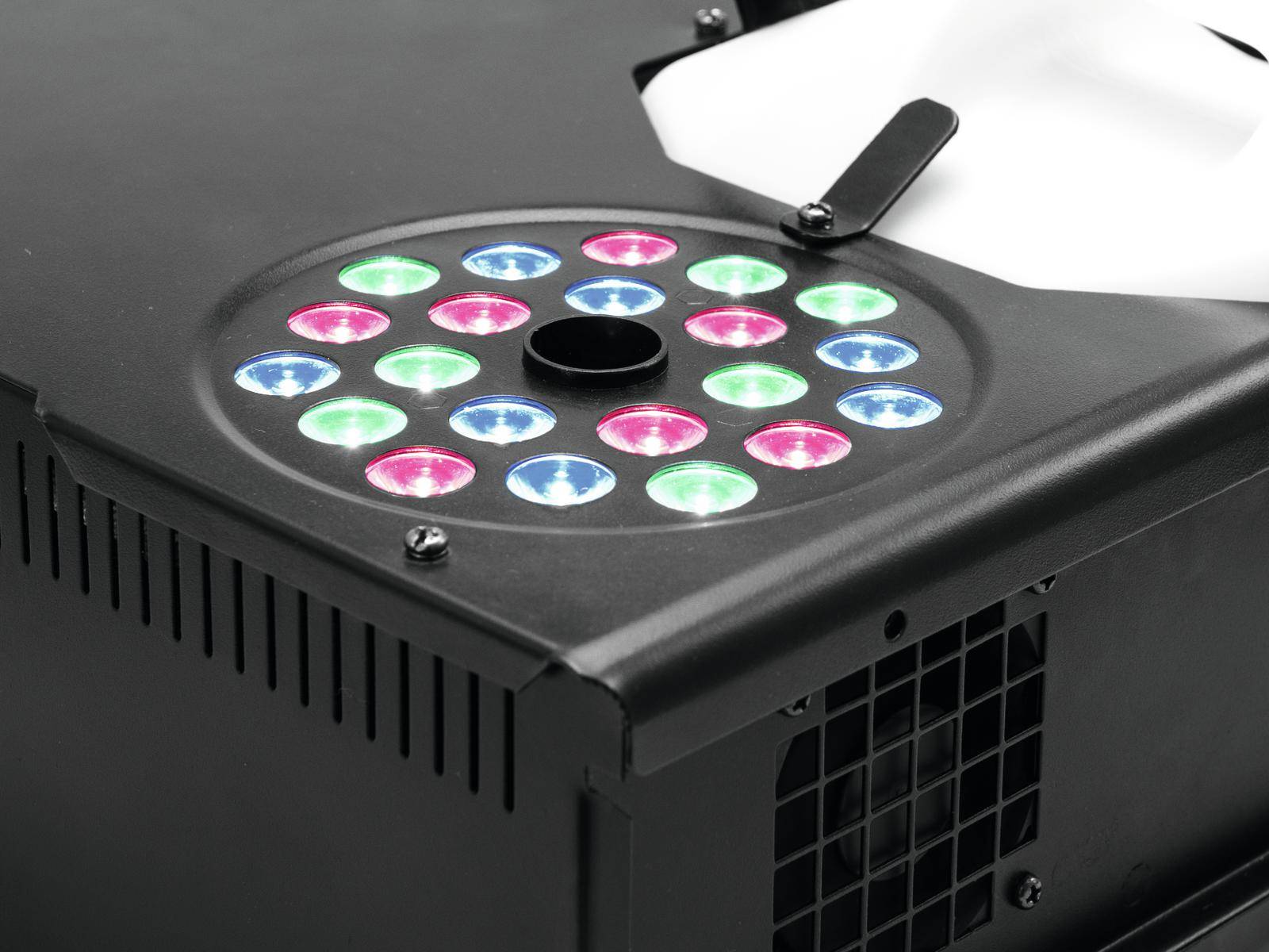 Projektor z kolorowymi diodami LED w kolorach zielonym, niebieskim i czerwonym; czbudowa z otworami wentylacyjnymi.