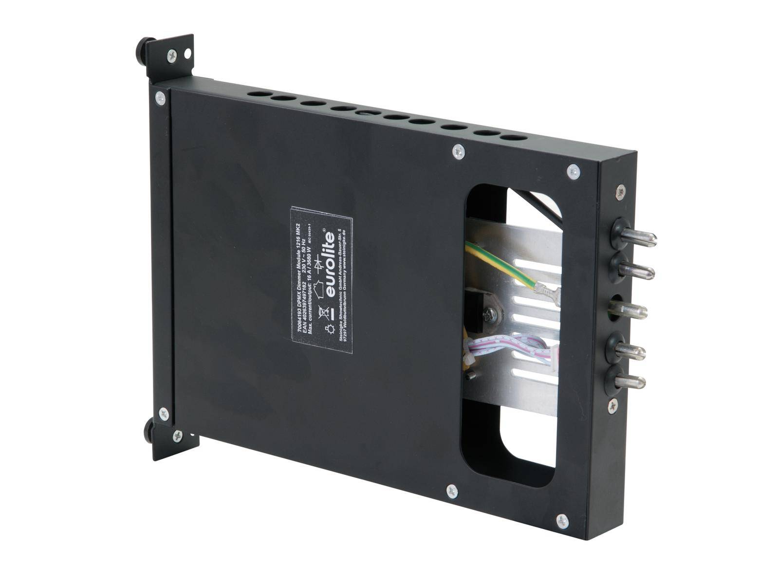 Czarny elektroniczny moduł z widocznymi kablami i złączami, zawierający informacje techniczne na etykiecie.