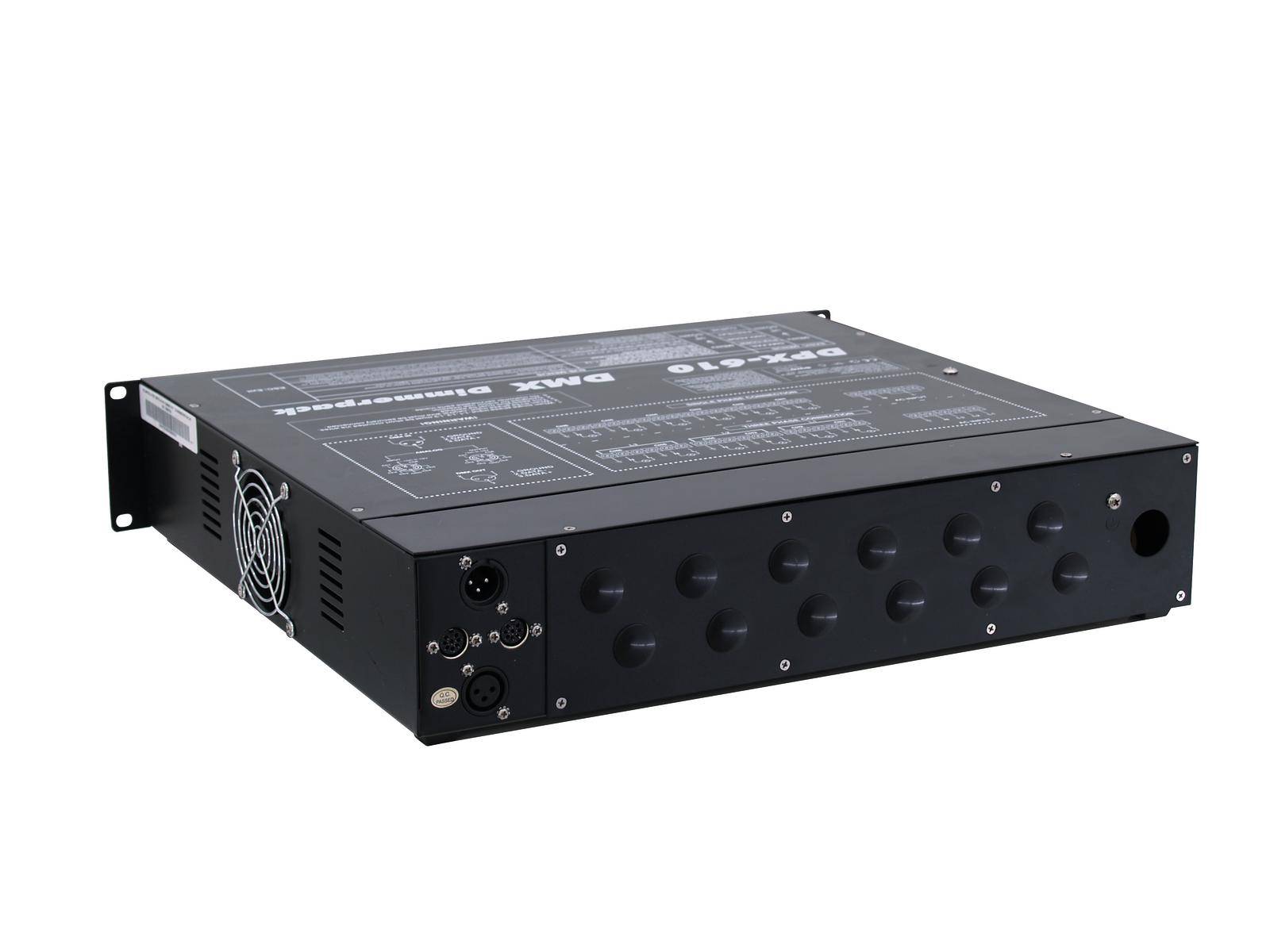 Czarny ściemniacz DMX z wieloma złączami i wentylatorem po stronie, przeznaczony do zastosowań w systemach oświetleniowych.