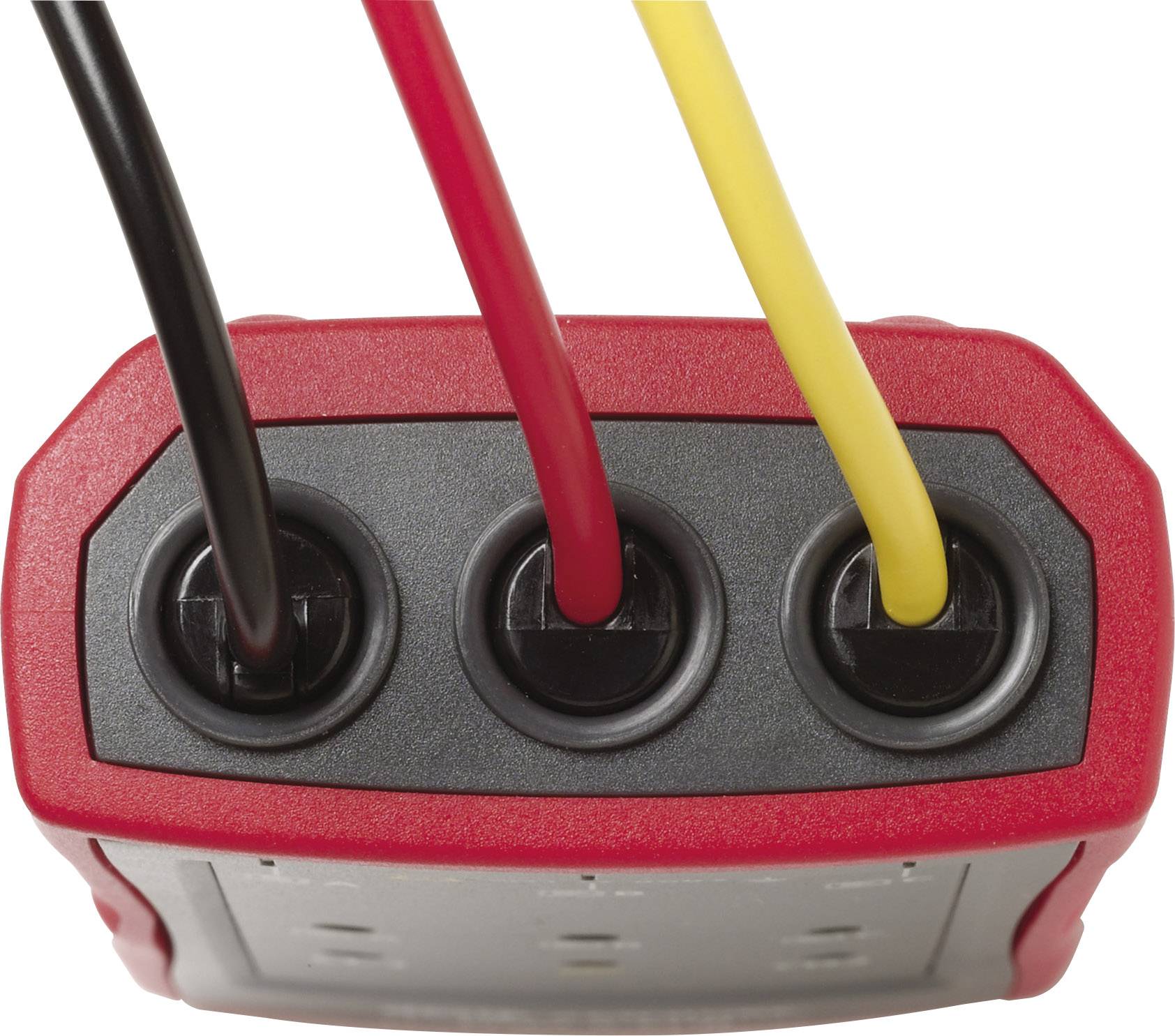 Czerwone urządzenie z trzema kolorowymi kablami (czarnym, czerwonym, żółtym), które są podłączone do gniazd.