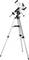 Teleskop na stabilnym statywie, gotowe do obserwacji astronomicznej.