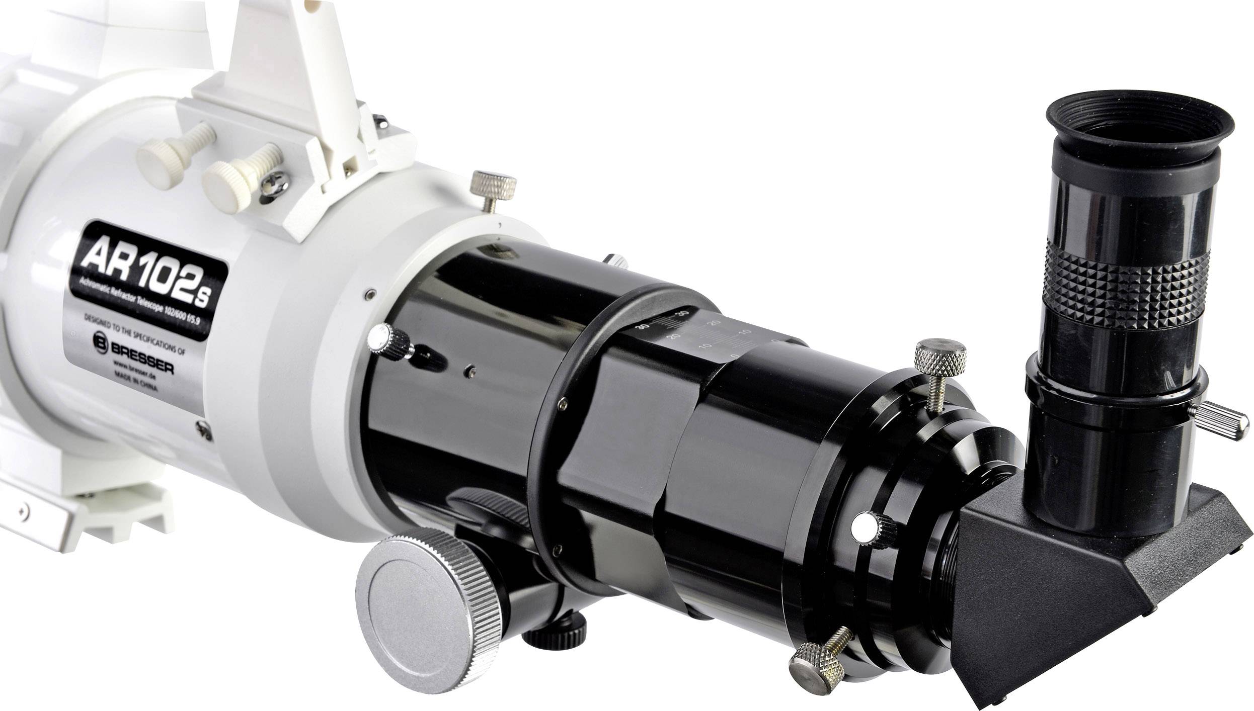 Białe teleskopowe rury z czarnym fokusatorem, skośnym zwierciadłem i okularem, odpowiednie do obserwacji astronomicznych.