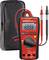 Cyfrowy multimetr z czerwonym i czarnym przewodem pomiarowym oraz przynależną czarną torbą transportową. Wyświetla ekran LCD z możliwymi do odczytu wartościami.