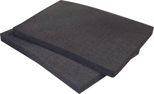 Dwie czarne płyty piankowe ułożone jedna na drugiej. Idealne do tłumienia dźwięków i jako materiał ochronny.