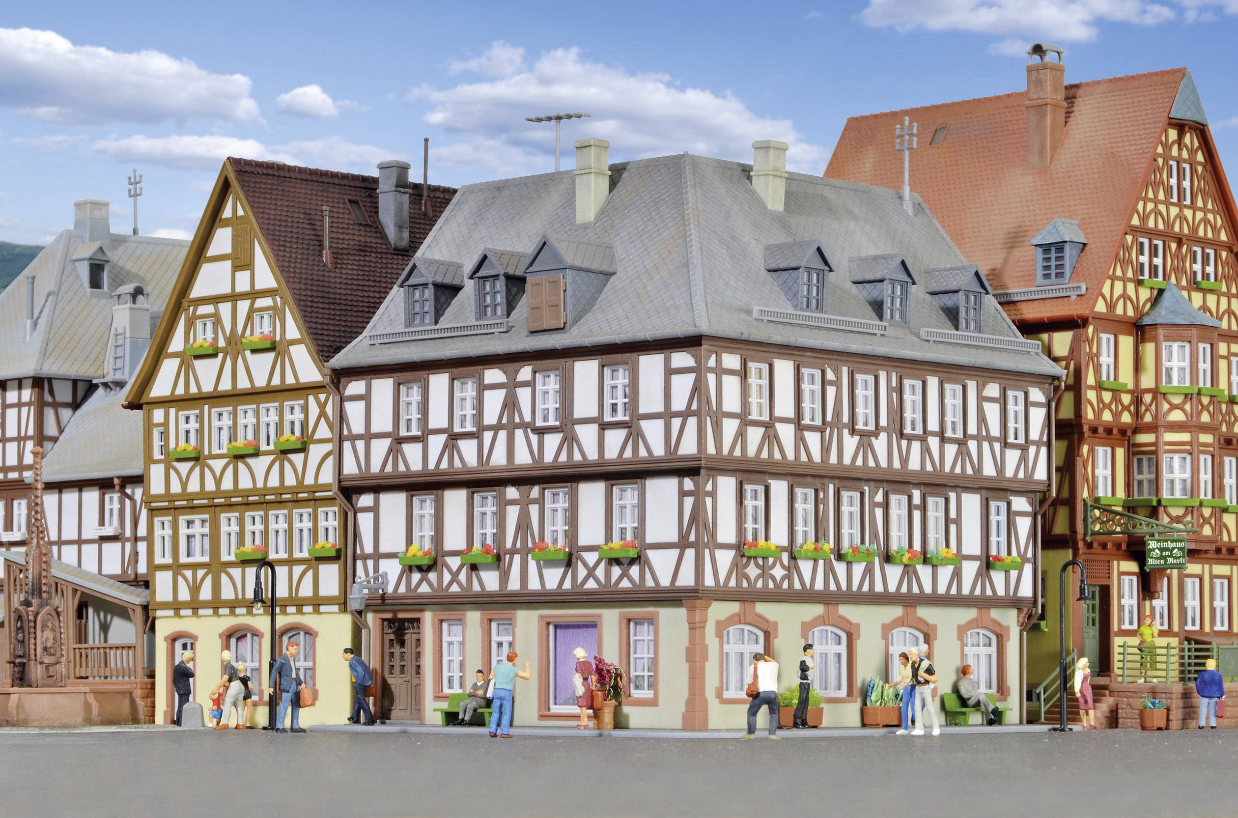 Кібрі 38904 H0 Фахверковий кутовий будинок Мільтенберг