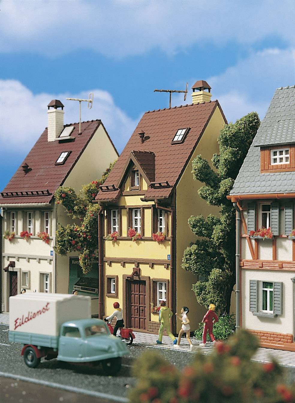 Житловий будинок Банхофштрассе 13 Фольмер 43671 Комплект для складання H0 1 шт.