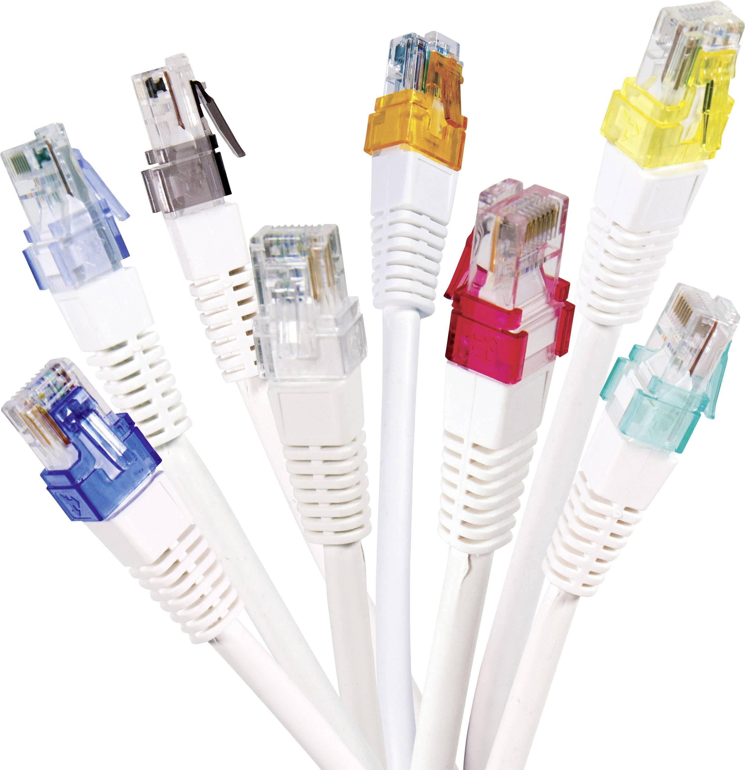 Osiem przewodów Ethernet z wtyczkami w różnych kolorach ułożonych wachlarzowato.