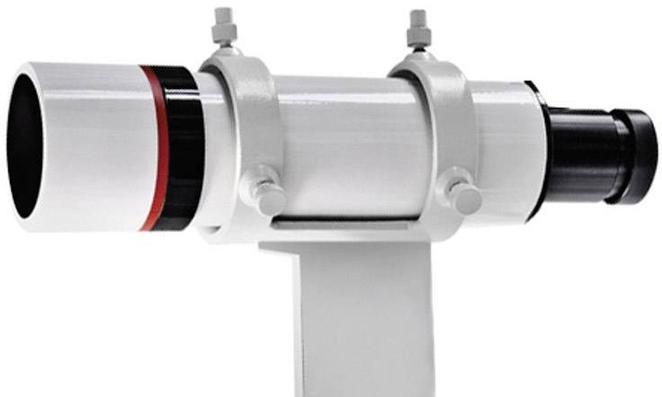 Białyteleskop z czerwonymi akcentami i czarnym okularemzamontowany na statywie, przeznaczony do obserwacji nieba.