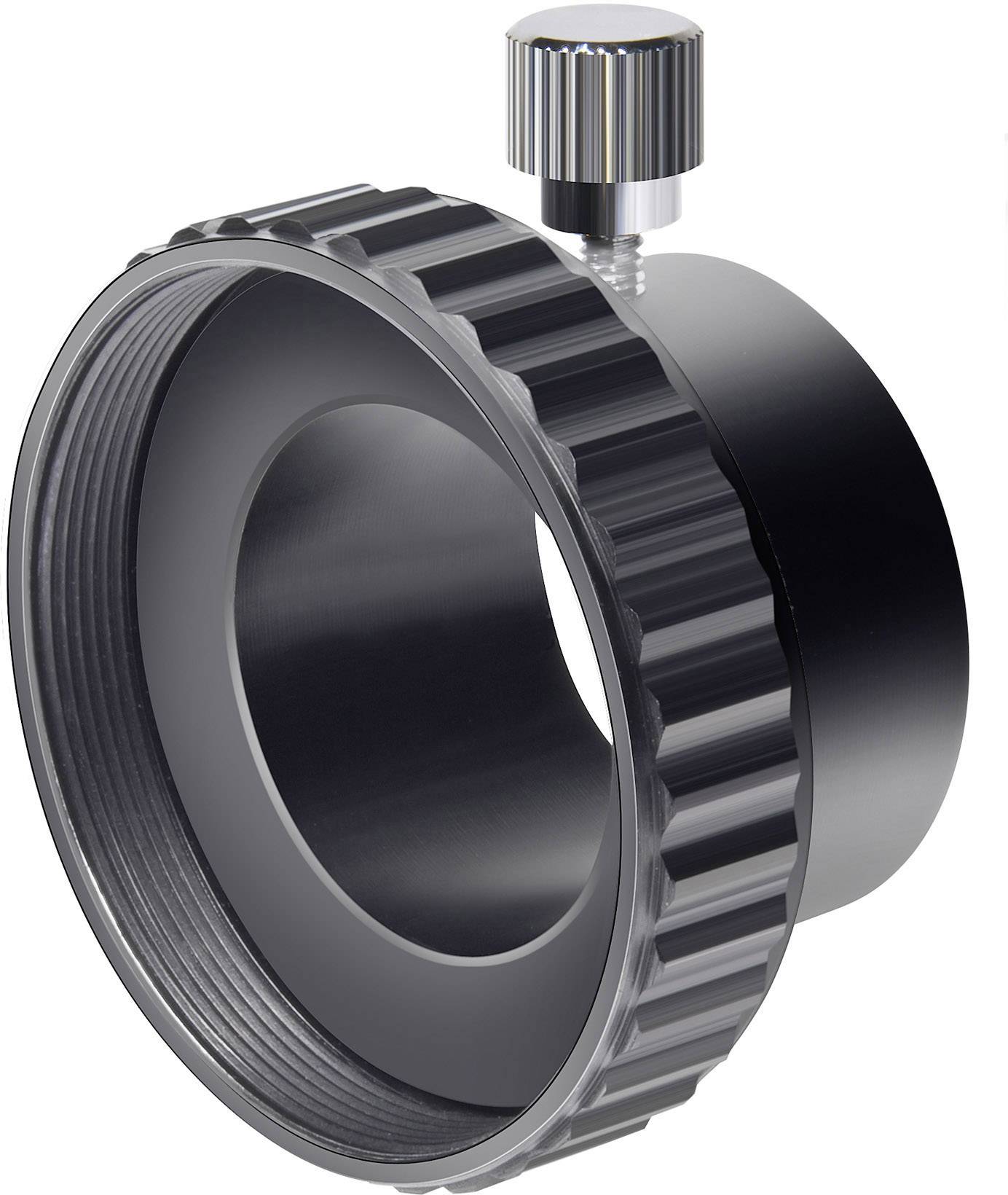 Czarny pierścień adapter o rowkowanej powierzchni z srebrną śrubą na górze, używany do mocowania urządzeń optycznych.