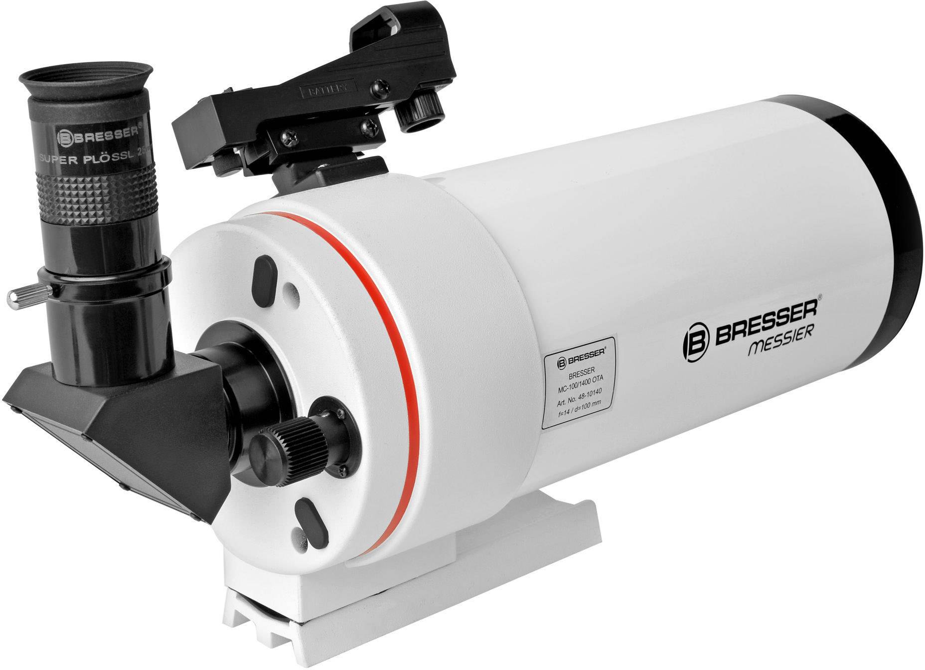 Białe teleskop marki Bresser Messier, ułożony poziomo, z celownikiem i okularem z tyłu.