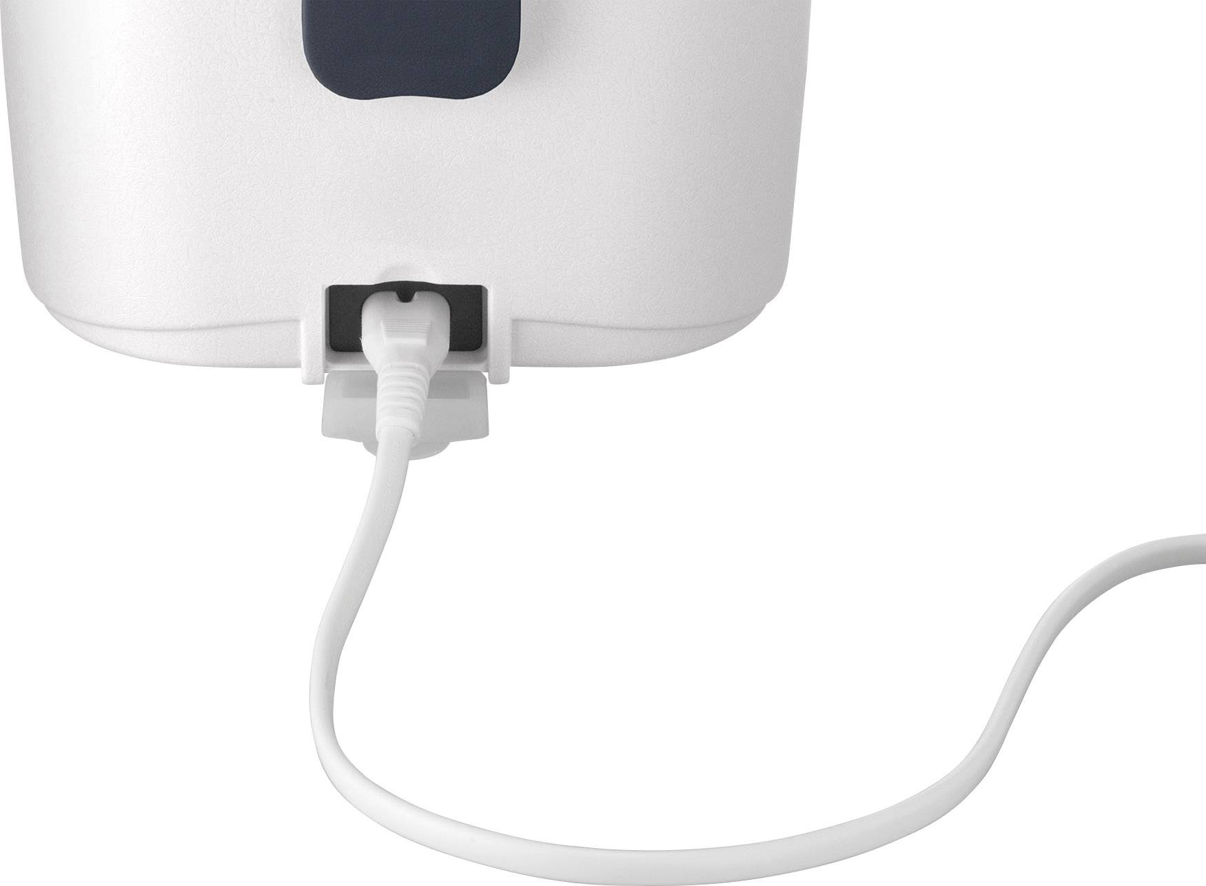 Białe urządzenie z podłączonym przewodem zasilającym, który jest wpięty od spodu.