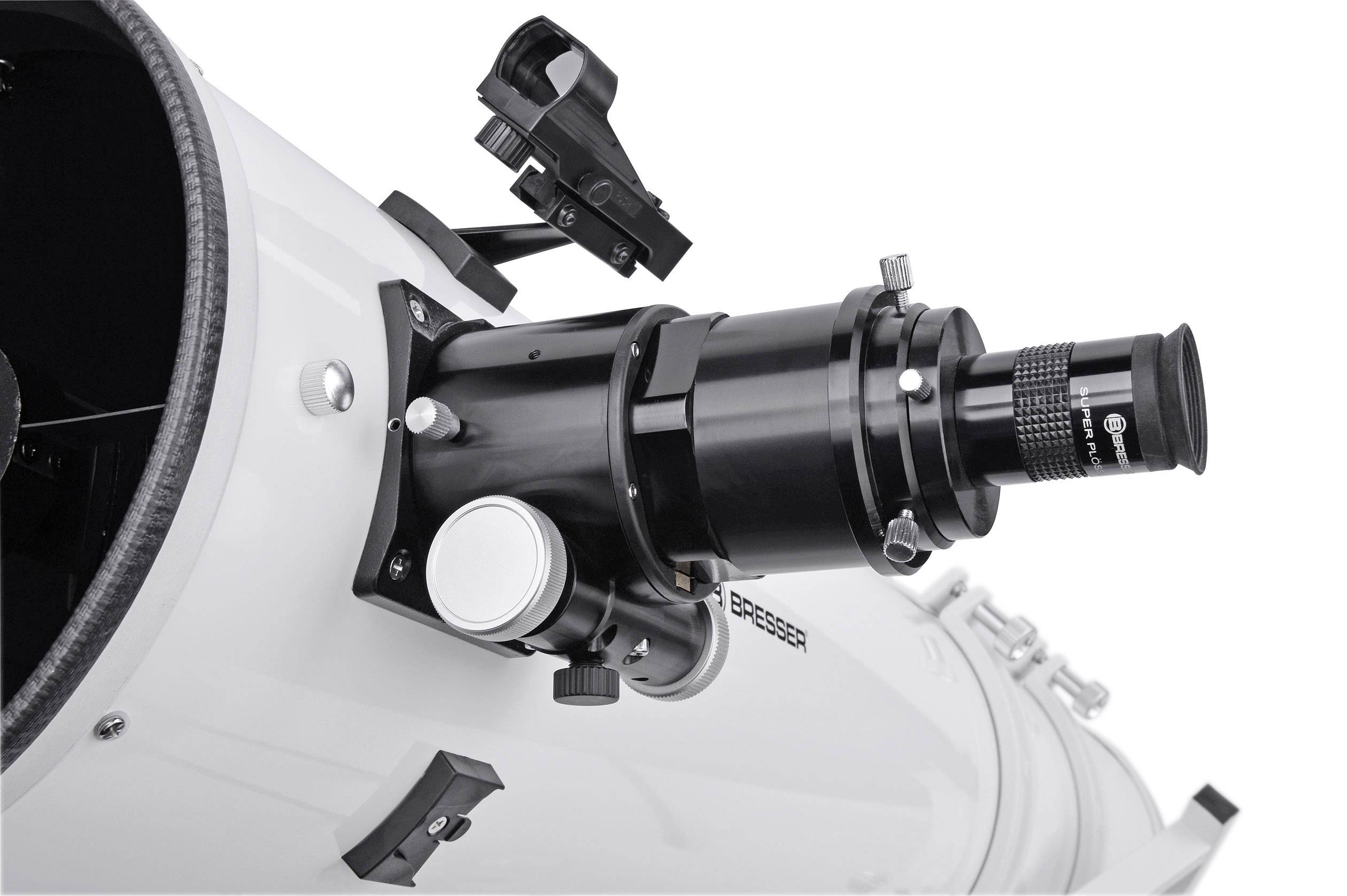 Białyteleskop z czarnym adapterem okularowym i pokrętłami regulacyjnymi, częściowo rozłożony, marki Bresser.