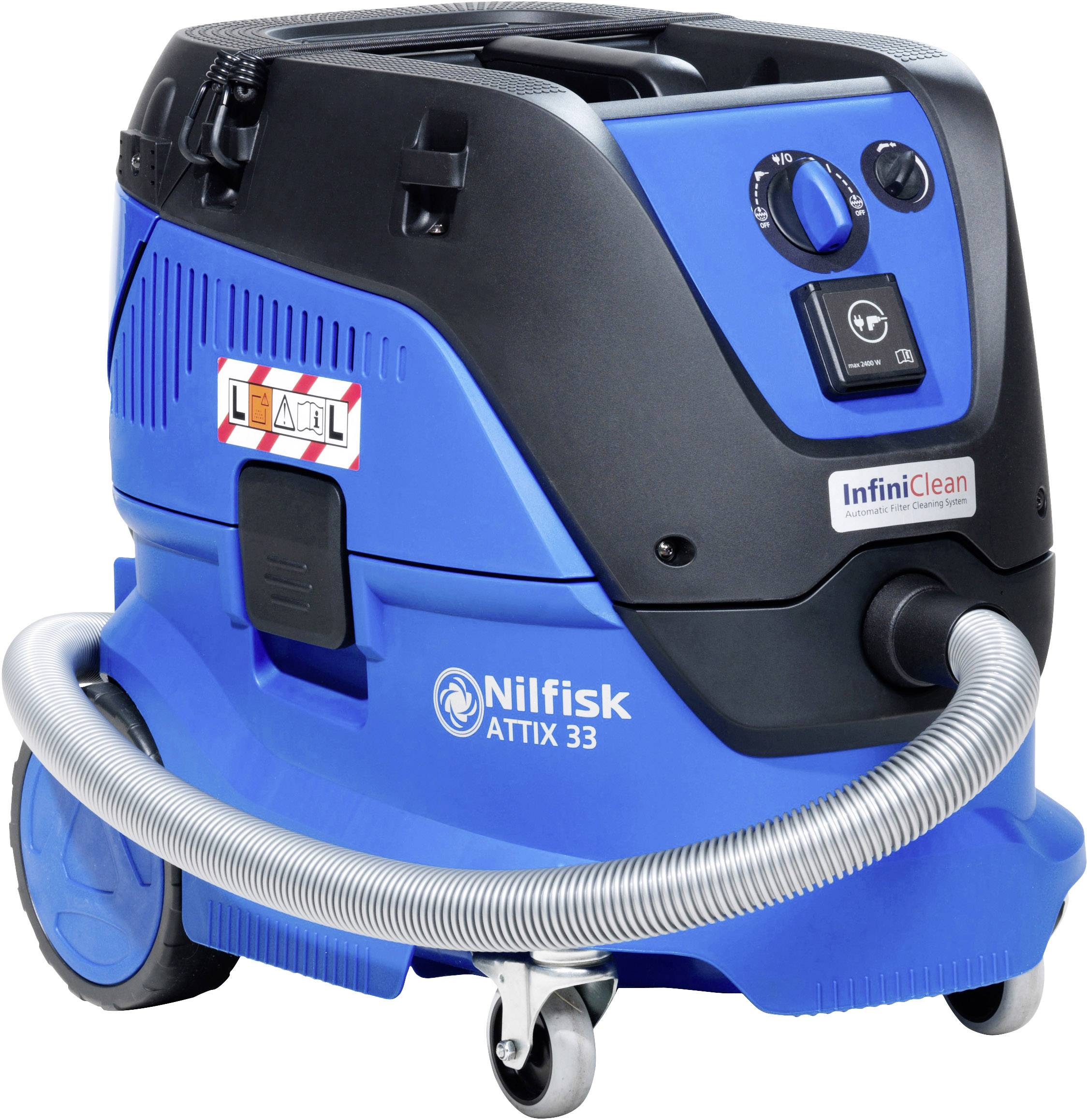 Niebieski przemysłowy odkurzacz z czarną obudową. Z przodu znajduje się srebrny wąż, a na górze kilka przycisków sterujących.