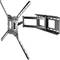 Czarny, regulowany uchwyt ścienny do telewizora z obrotowym ramieniem i wieloma punktami mocowania.