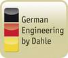 Logo przedstawia trzy pionowe paski w kolorach czarnym, czerwonym i żółtym z tekstem 'German Engineering by Dahle'.