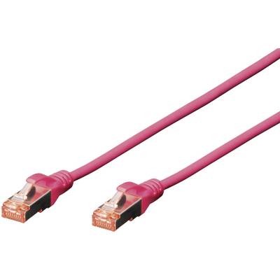 Dwa czerwone kable Ethernet z wtyczkami RJ45, skierowane w przeciwnych kierunkach, na białym tle.