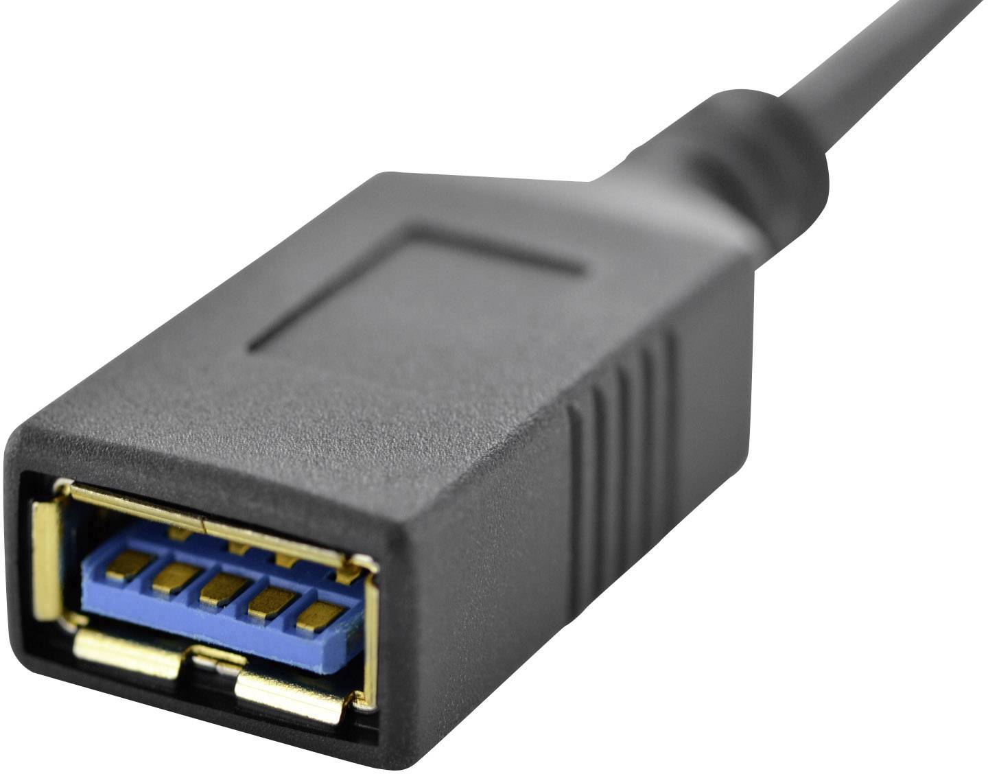 Czarny wtyk kabla USB w zbliżeniu, prezentujący złącze USB 3.0 z niebieskimi i złotymi stykami.