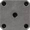 Metalowa, kwadratowa płyta z zaokrąglonymi narożnikami i pięcioma czarnymi, okrągłymi otworami. Jeden otwór jest umieszczony centralnie.