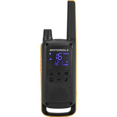 Czarne krótkofalówki Motorola z pomarańczowym obramowaniem. Na niebieskim wyświetlaczu cyfrowym widoczny jest kanał 16 oraz stan baterii.