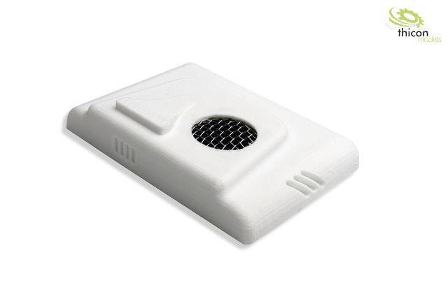 Pokrywa chłodnicy z białego materiału z kratką plastra miodu pośrodku, odpowiednia do projektów modelarskich. W prawym górnym rogu logo 'thicon models'.