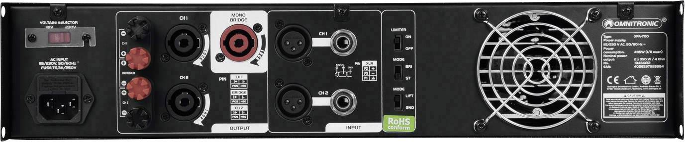 Widok z tyłu wzmacniacza audio z różnymi złączami i wentylatorem. Po prawej stronie specyfikacje i znak RoHS.