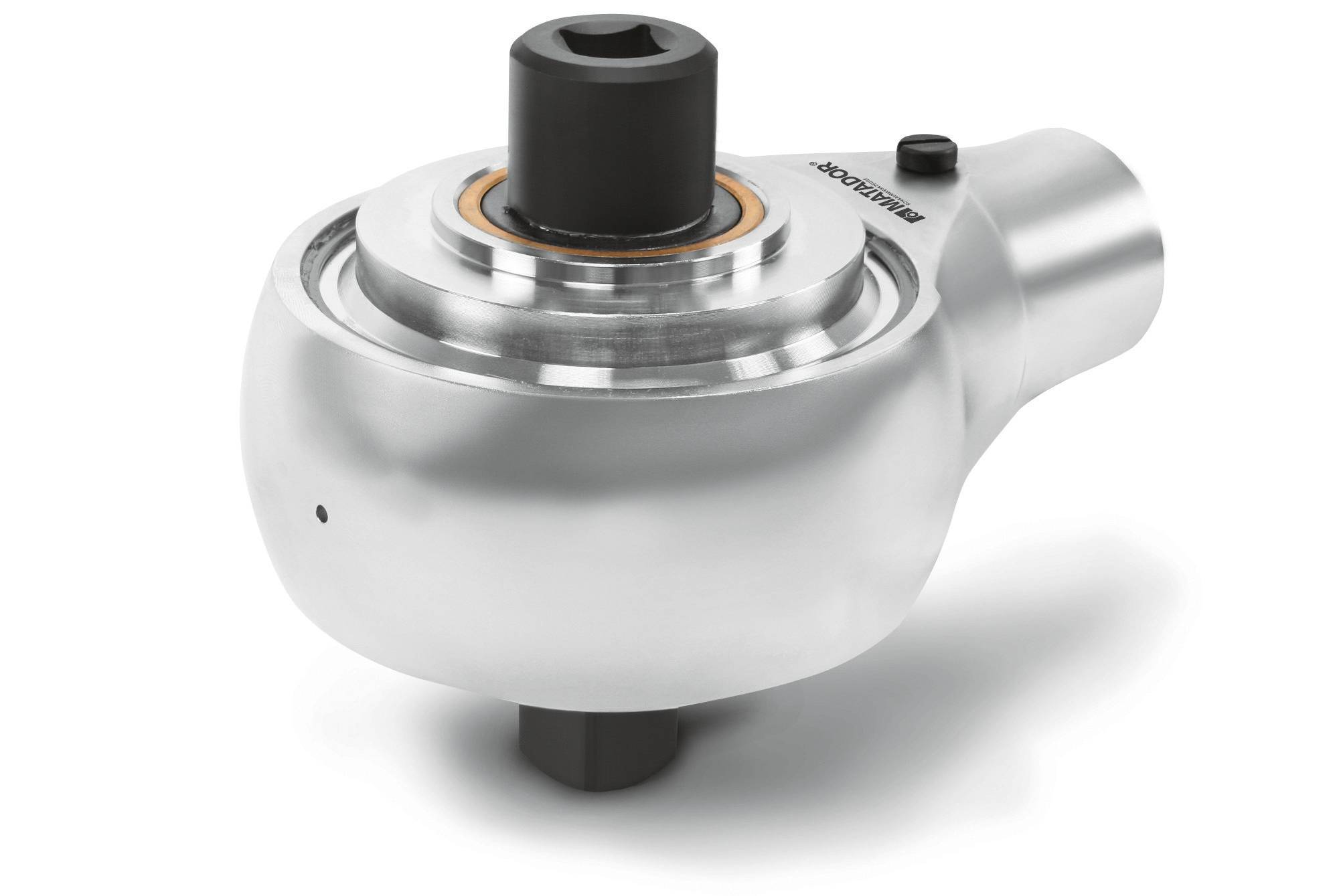 Srebrny adapter klucza dynamometrycznego z czarnym czworokątnym chwytem, przeznaczony do zastosowań przemysłowych przy dokręcaniu dużych śrub.