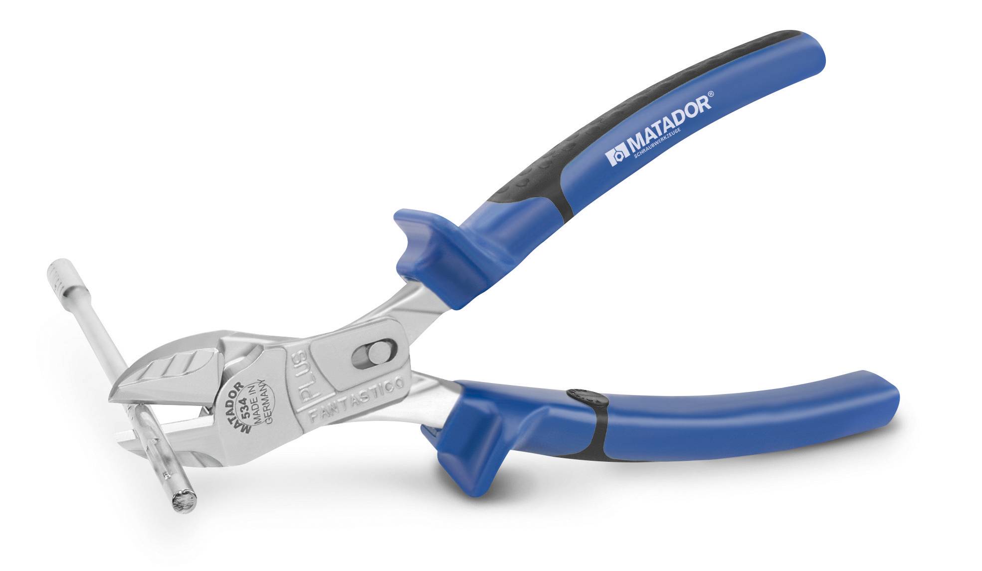 Szczypce z niebieskim uchwytem trzymają srebrną śrubę. Są otwarte i prezentują swoją funkcję chwytania. Narzędzie do prac rzemieślniczych.