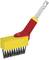 Metalowa szczotka z czerwoną rączką z tworzywa sztucznego i żółtą podstawą, odpowiednia do usuwania brudu i rdzy z różnych powierzchni.