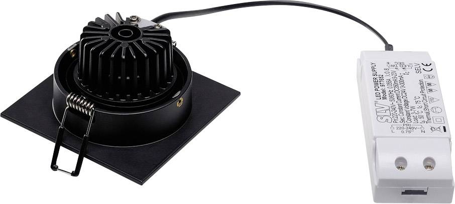 Obraz przedstawia kwadratową, wpuszczaną lampę sufitową LED w kolorze czarnym, podłączoną przewodem do białego sterownika zewnętrznego.