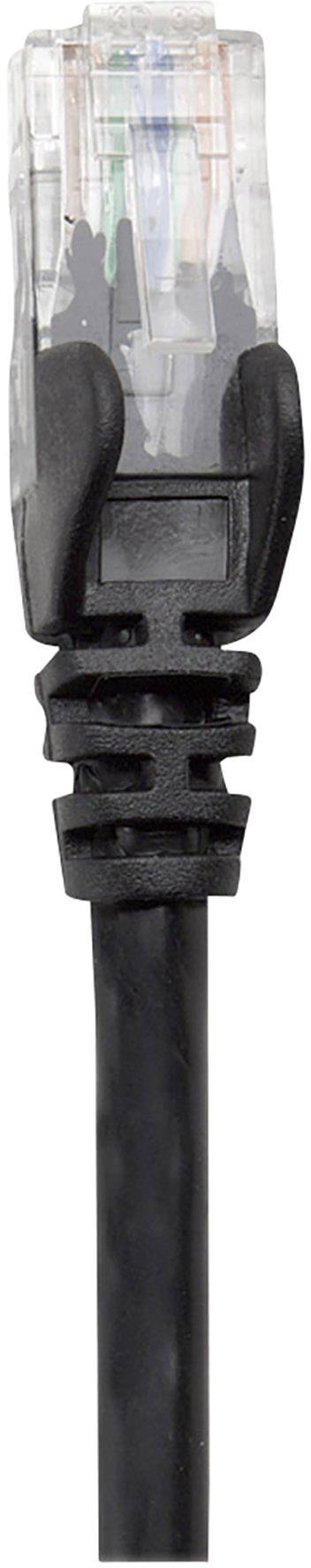 Czarny kabel Ethernet z przezroczystą wtyczką, widoczne są kolorowe przewody wewnątrz. Używany do połączeń sieciowych.