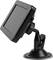 Czarny nawigator GPS z składaną podstawką i przyssawką do mocowania na gładkich powierzchniach.