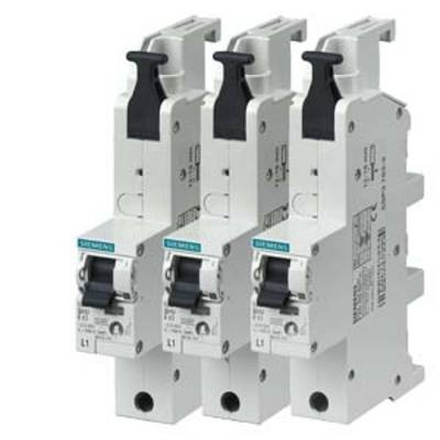 Trzy białe wyłączniki nadprądowe Siemensa z czarnymi dźwigniami, ułożone obok siebie. Służą one bezpieczeństwu elektrycznemu.